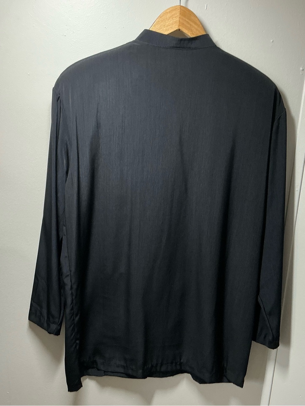 Susan Graver Black Tunic with Gold Embroidered Vine Detail NWT - Picture 3 of 15